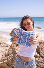 Load image into Gallery viewer, Alicia Bell Clamshell Bag
