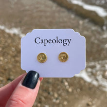 Load image into Gallery viewer, Capeology Wave Earring
