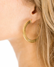 Load image into Gallery viewer, Susan Shaw Textured Classic Hoop Earrings
