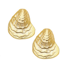 Load image into Gallery viewer, Susan Shaw Oyster Earrings
